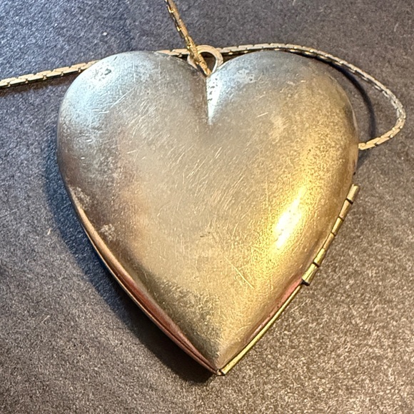 Gold Heart Locket Necklace - Picture 5 of 7